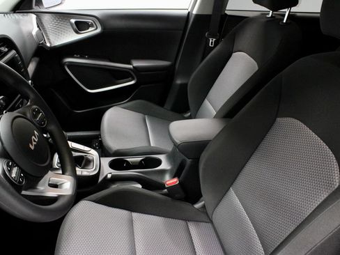 Used 2024 Kia Soul LX w/ Option Group 015 FWD image 23
