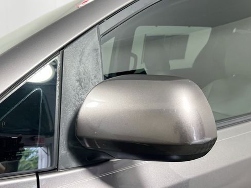 Used 2015 Toyota Sienna XLE w/ XLE Navigation Package FWD image 12