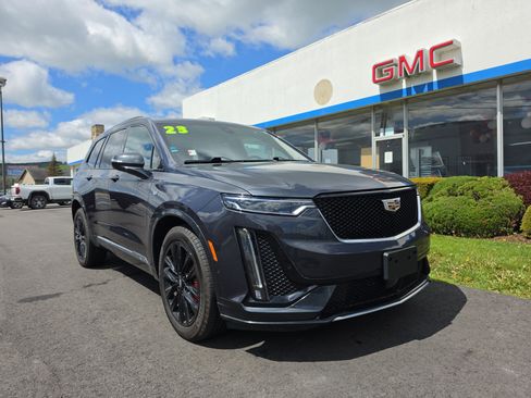 Used 2023 Cadillac XT6 Sport w/ Platinum Package AWD/4WD image 1