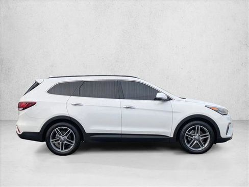 Used 2018 Hyundai Santa Fe SE image 4