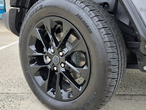 Used 2025 Jeep Wrangler Unlimited Sahara w/ Safety Group image 18