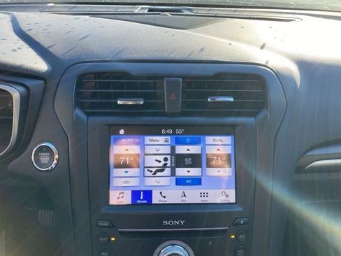 Used 2019 Ford Fusion Titanium AWD/4WD image 19