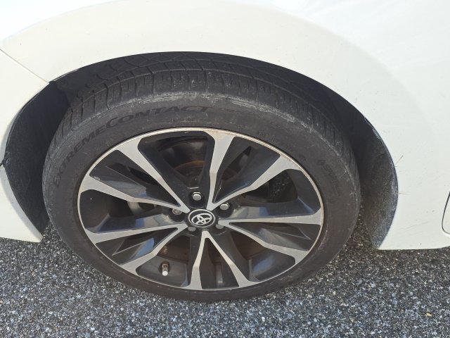 Used 2019 Toyota Corolla SE w/ Carpet Mat Package (TMS) FWD image 16