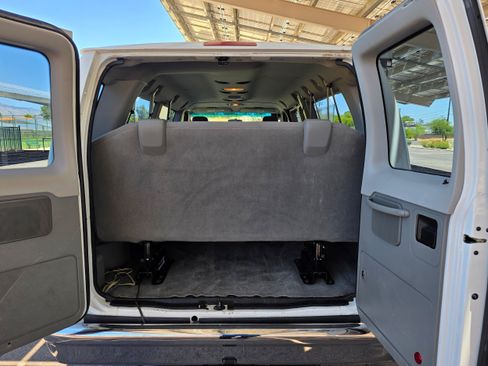 Used 2012 Ford E-350 and Econoline 350 XLT RWD image 17