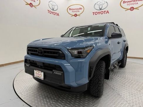New 2026 Toyota 4Runner SR5 AWD/4WD image 2