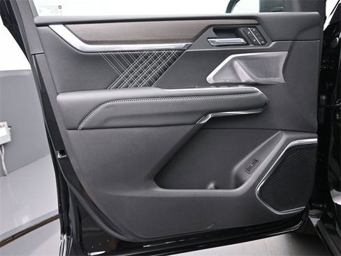 New 2025 GMC Acadia Denali w/ Super Cruise Package image 12