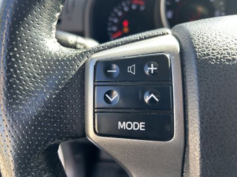 Used 2010 Toyota 4Runner Limited image 18