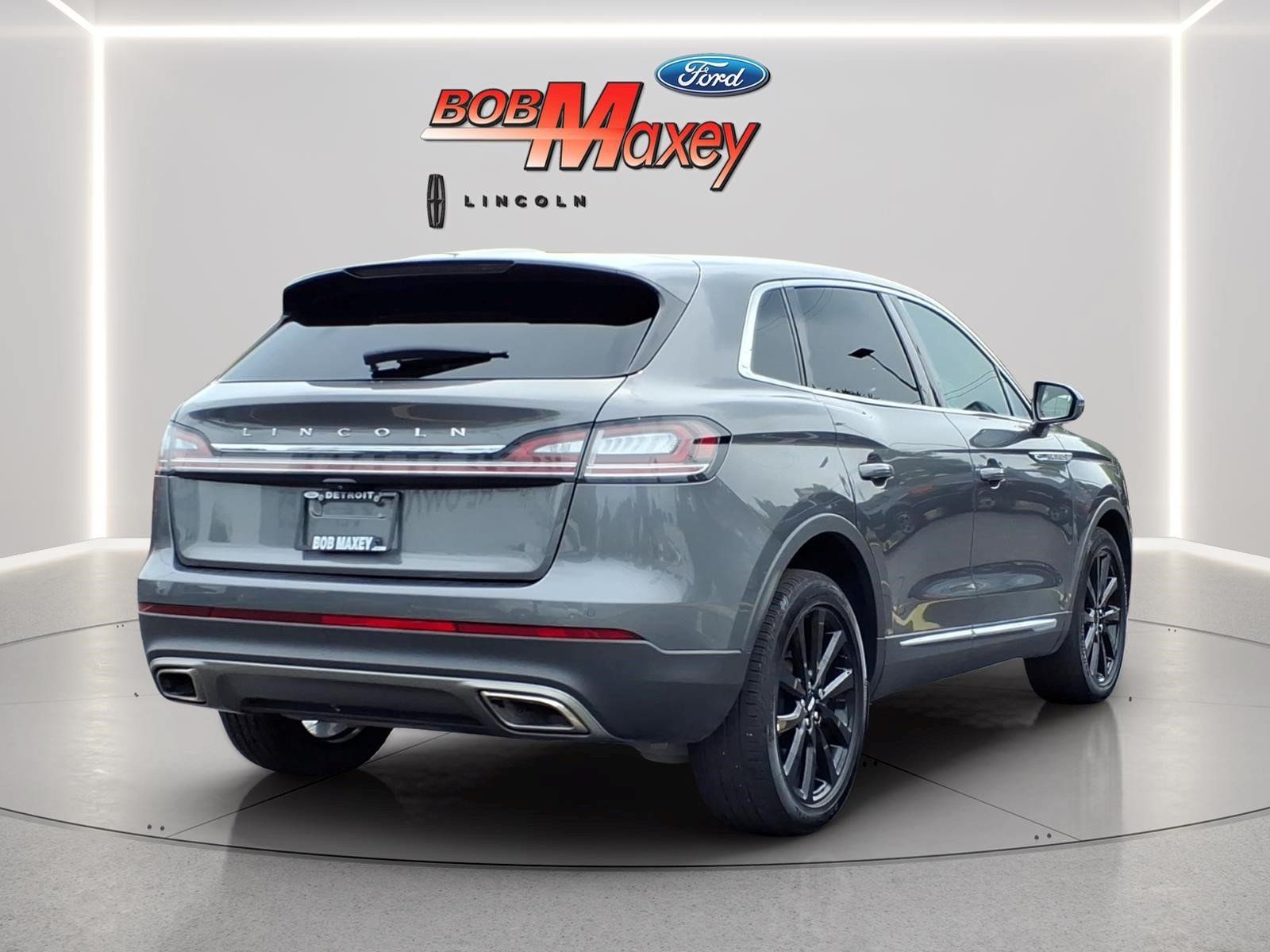 Used 2023 Lincoln Nautilus Reserve w/ Monochromatic Package AWD/4WD image 4