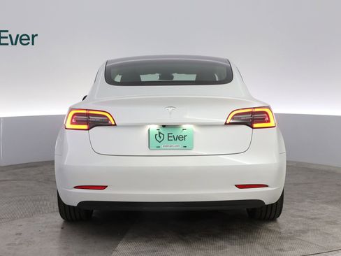 Used 2023 Tesla Model 3 Standard Range image 15