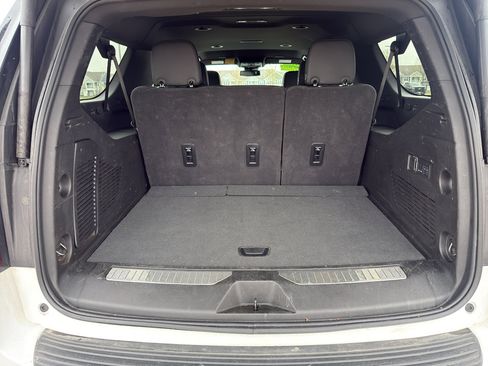 Used 2025 GMC Yukon XL Denali AWD/4WD image 42