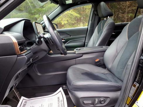 Used 2024 Toyota Grand Highlander AWD Hybrid image 16