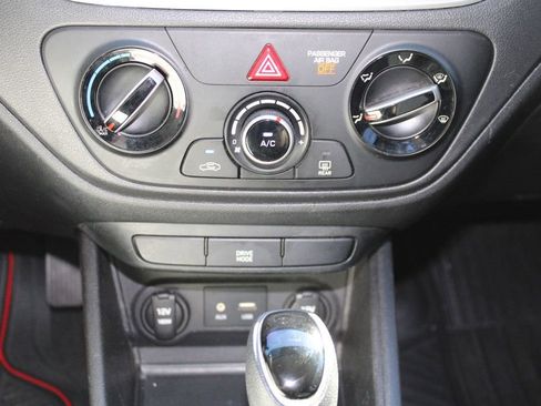 Used 2019 Hyundai Accent SE FWD image 20