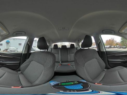 Used 2025 Toyota Camry LE image 40