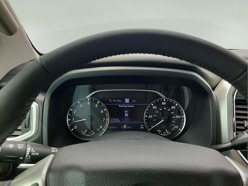 Used 2021 Nissan Titan SV w/ SV Convenience Package image 18