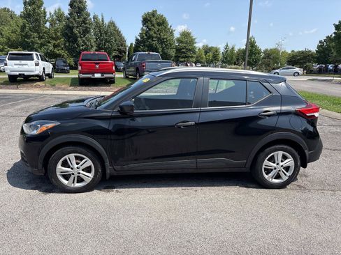 Used 2019 Nissan Kicks S FWD image 5