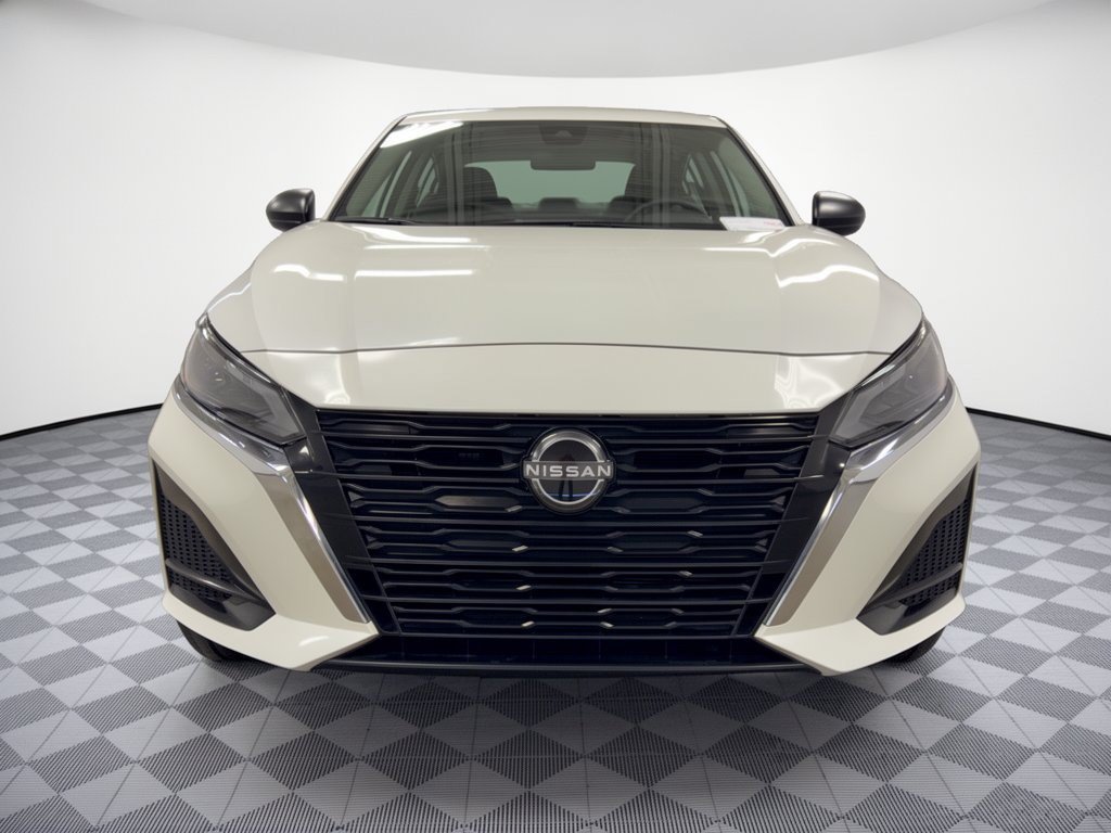 Used 2024 Nissan Altima 2.5 SV FWD image 6