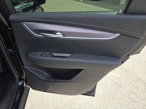 New 2025 Cadillac XT5 Luxury w/ LPO, Red Accent Package image 10