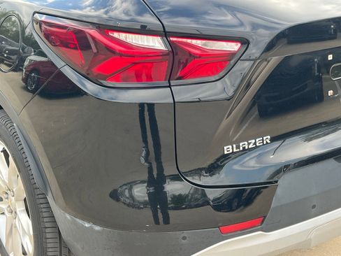 Used 2019 Chevrolet Blazer LT w/ Sun and Wheels Package FWD image 12