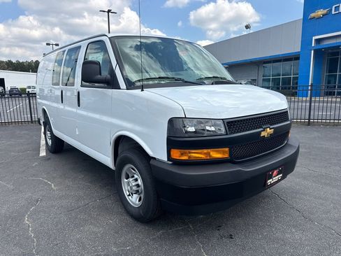 New 2026 Chevrolet Express 2500 RWD image 4