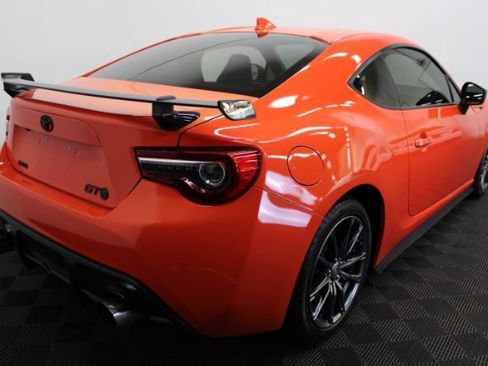 Used 2017 Toyota 86 860 Special Edition RWD image 6