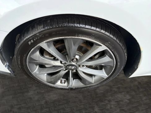 Used 2020 Hyundai Veloster 2.0 Premium FWD image 35