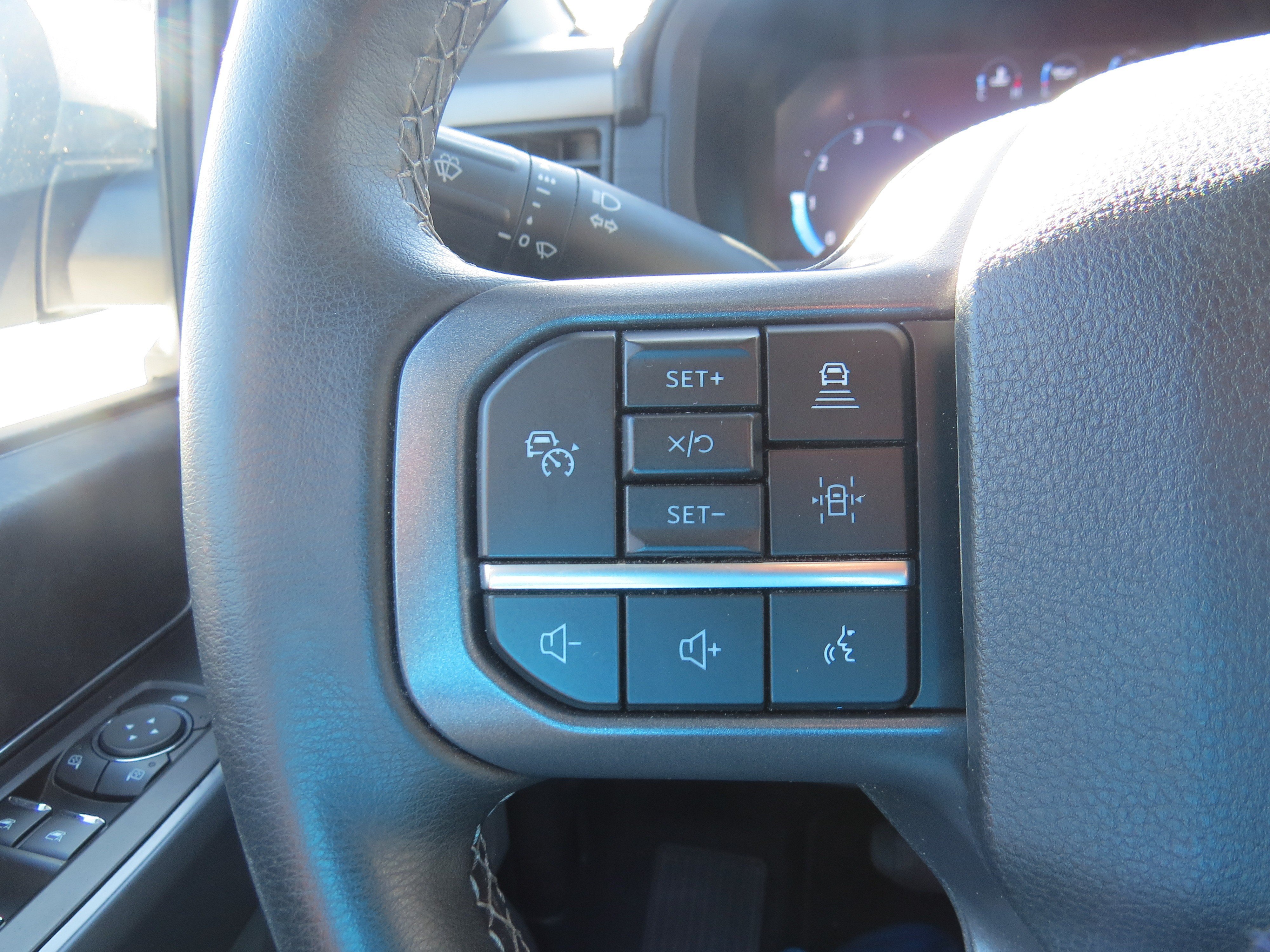 Used 2024 Ford F150 XLT w/ Equipment Group 302A MID AWD/4WD image 19