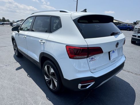 Used 2024 Volkswagen Taos SE AWD/4WD image 7