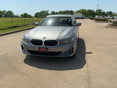 Used 2024 BMW 330i xDrive Sedan w/ Convenience Package image 3