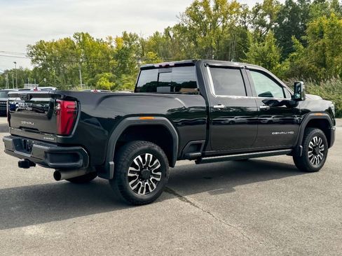 Used 2025 GMC Sierra 3500 Denali Ultimate AWD/4WD image 3
