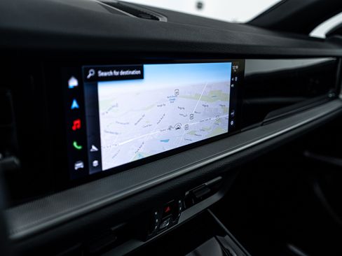 Certified 2025 Porsche Cayenne image 17