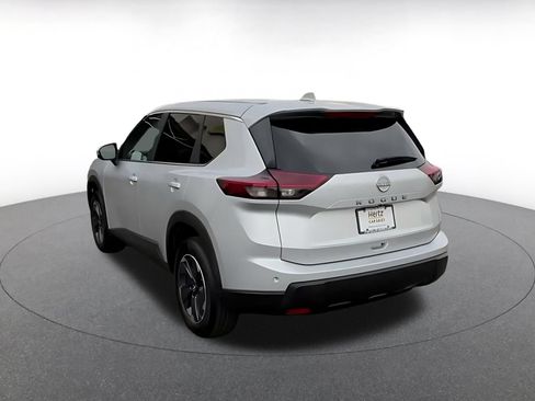 Used 2025 Nissan Rogue SV FWD image 10