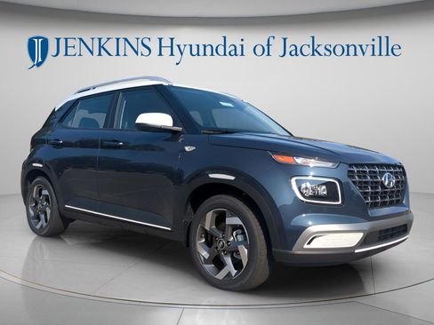 New 2025 Hyundai Venue Limited FWD image 9