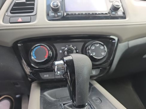 Certified 2022 Honda HR-V LX image 17