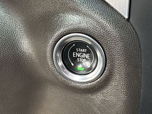 Used 2020 GMC Sierra 1500 SLT image 16