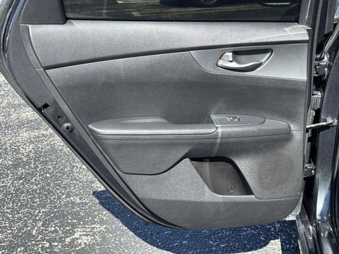 Used 2021 Kia Forte LXS image 19