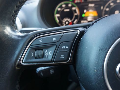 Used 2018 Audi A3 e-tron Premium Plus w/ Technology Package image 31