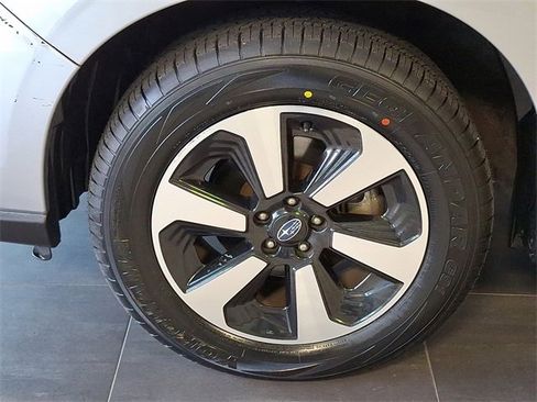 Used 2018 Subaru Forester 2.5i Premium w/ All-Weather Package image 8