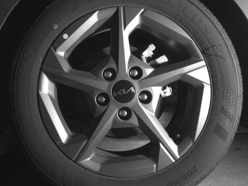 Used 2025 Kia K4 LXS image 14