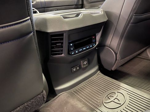 Used 2023 Toyota Sequoia Platinum image 33