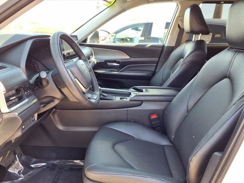 Certified 2025 Toyota Grand Highlander AWD image 18