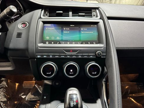 Used 2020 Jaguar E-PACE SE image 20