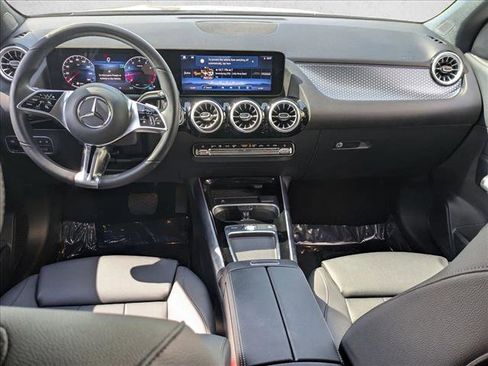 Used 2025 Mercedes-Benz GLA 250 image 17