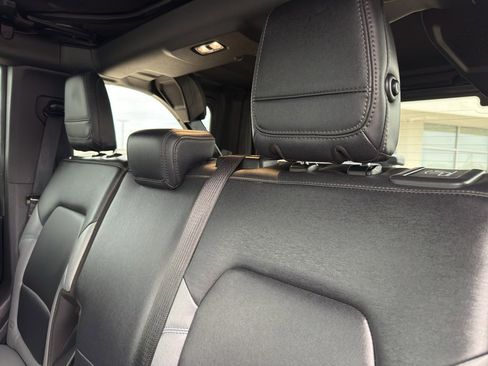 Used 2022 Ford Bronco Black Diamond w/ Sasquatch Package image 32