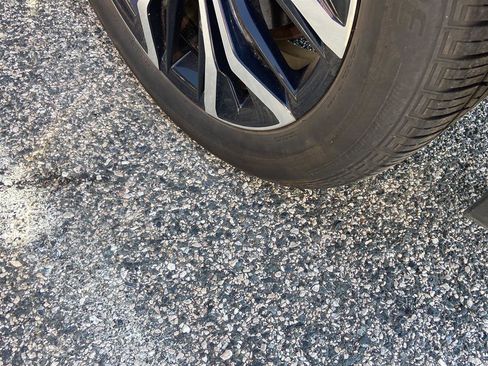 Used 2023 Toyota Crown XLE image 7