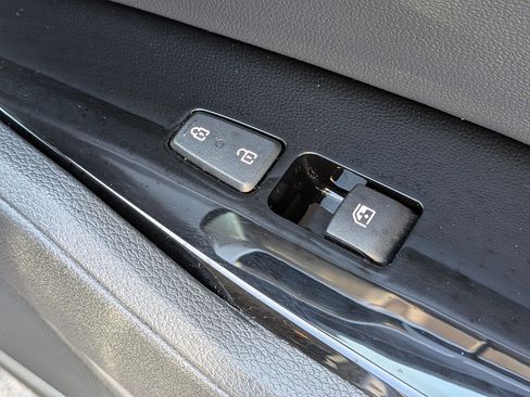 Used 2024 Kia Sportage EX FWD image 35