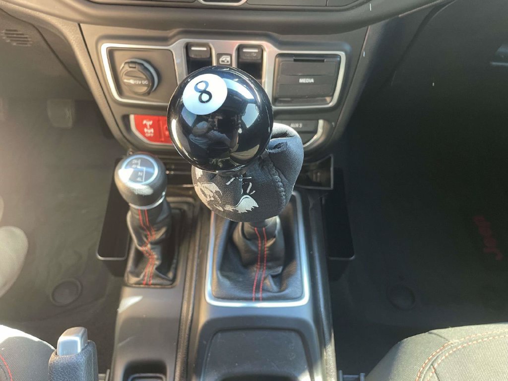 Used 2018 Jeep Wrangler Unlimited Rubicon AWD/4WD image 17