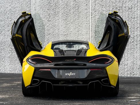 Used 2018 McLaren 570S Coupe image 15