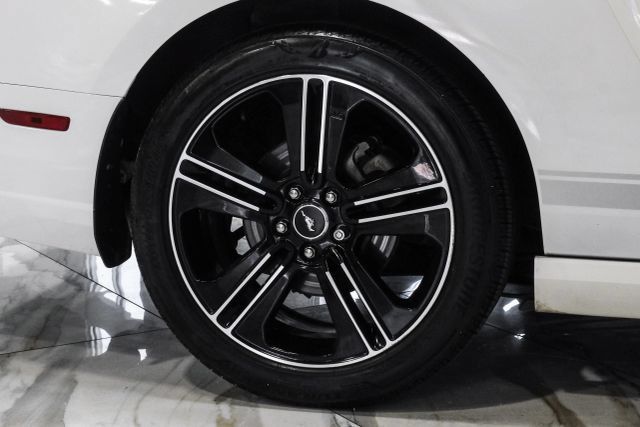 Used 2013 Ford Mustang GT Premium w/ Electronics Pkg RWD image 52