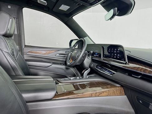 Used 2022 Cadillac Escalade Sport Platinum image 36