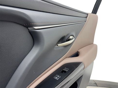 Used 2023 Lexus ES 350 w/ Premium Package image 50